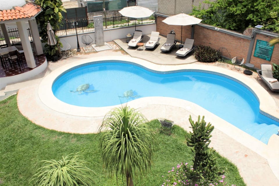 Swimming pool