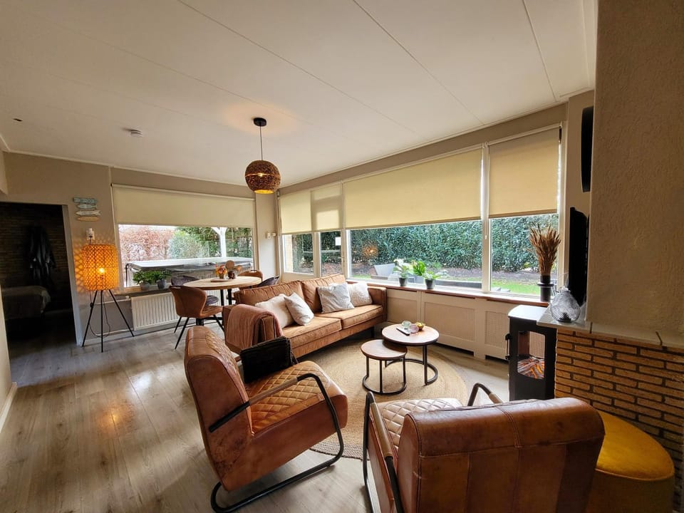 Hot Tub, View (from property/room), Living room, Seating area, Dining area, Garden view