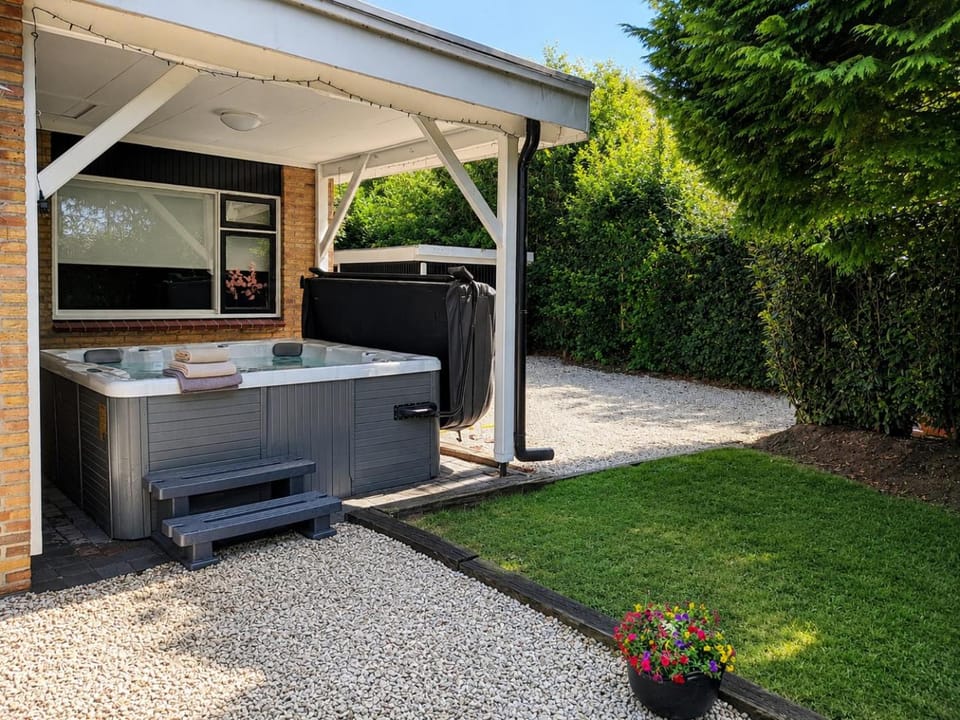 Garden, Hot Tub, Hot Tub