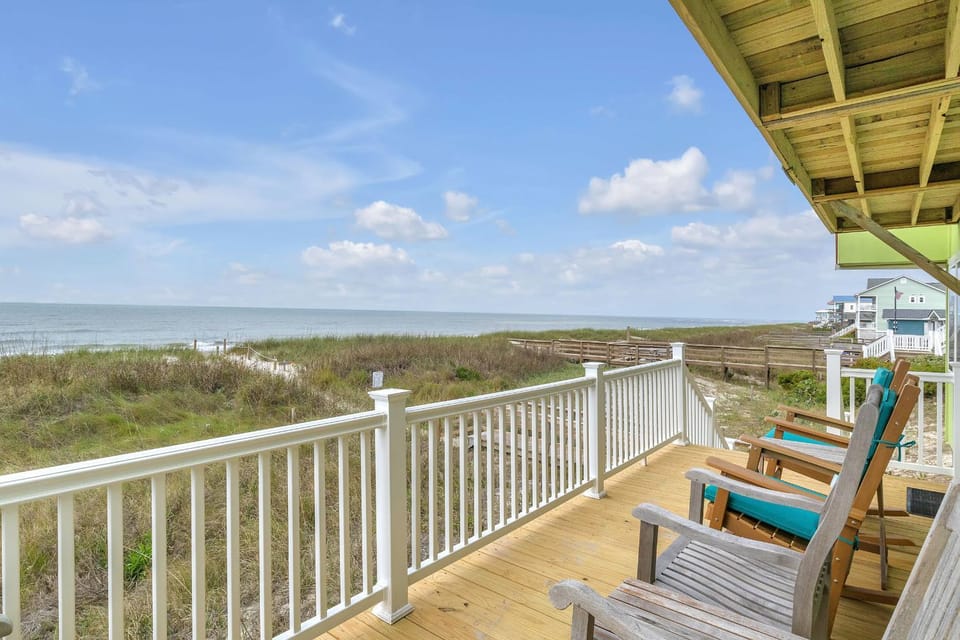 Breezy Oaks by Oak Island Accommodations House in Oak Island