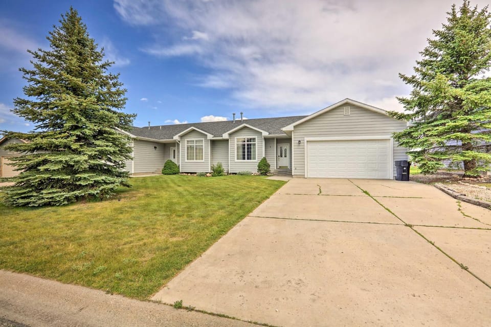 Red Lodge Townhome with Hot Tub and Mountain Views! House in Red Lodge