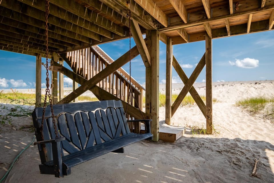 Beside the Sea by Oak Island Accommodations House in Oak Island