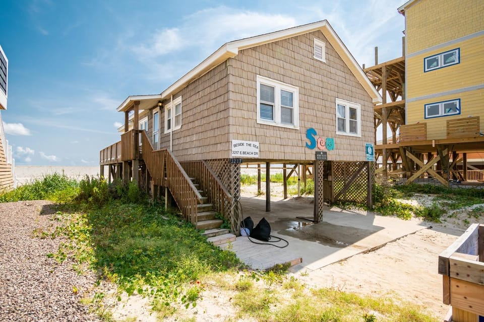 Beside the Sea by Oak Island Accommodations House in Oak Island