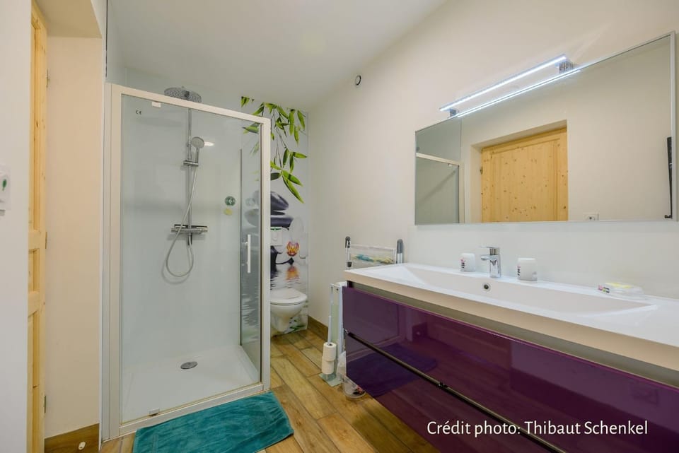 Shower, Bathroom, towels