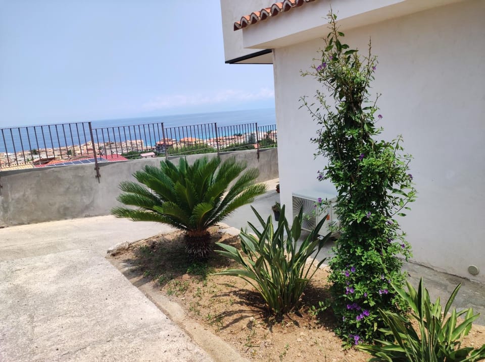 Property building, View (from property/room), City view, Landmark view, Sea view, Inner courtyard view