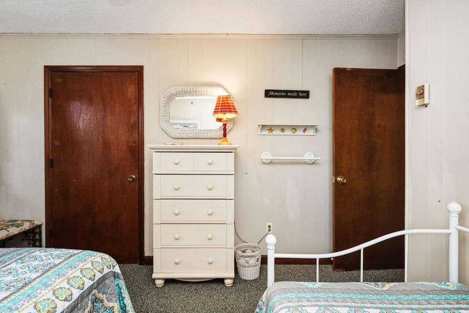 Beach Barracks by Oak Island Accommodations House in Oak Island