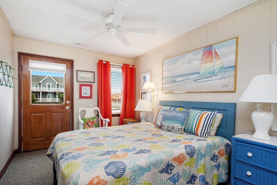 Beach Barracks by Oak Island Accommodations House in Oak Island