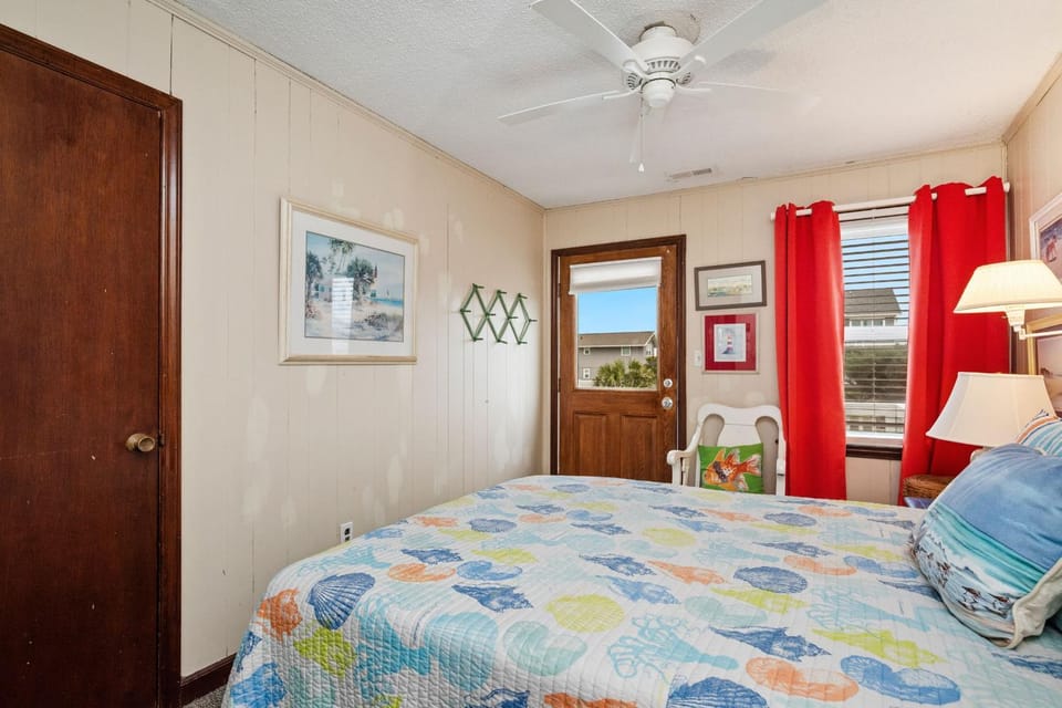 Beach Barracks by Oak Island Accommodations House in Oak Island