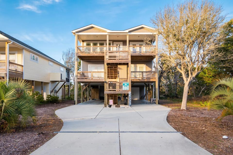 Beach 45 by Oak Island Accommodations House in Oak Island