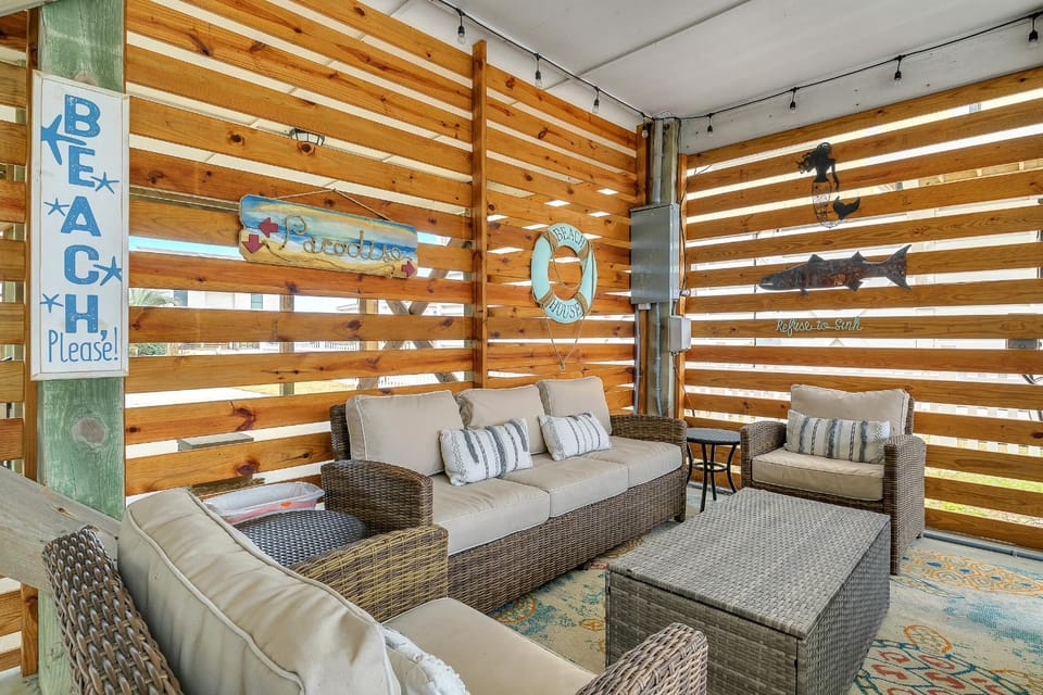 Barrycuda by Oak Island Accommodations House in Oak Island