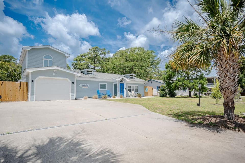 Barbee Beach House by Oak Island Accommodations House in Oak Island