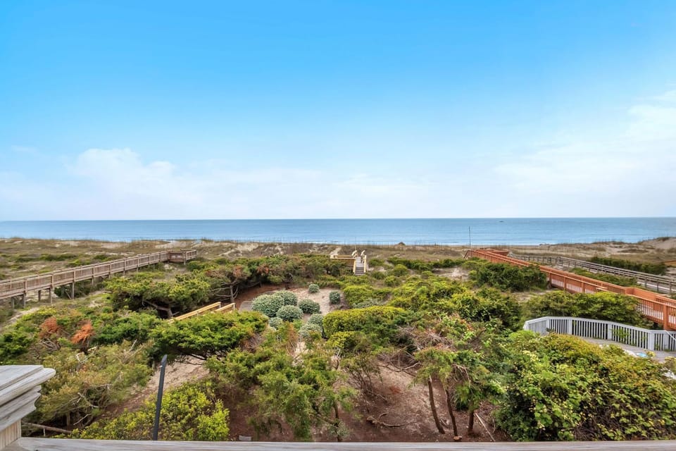 Azohva by Oak Island Accommodations House in Caswell Beach