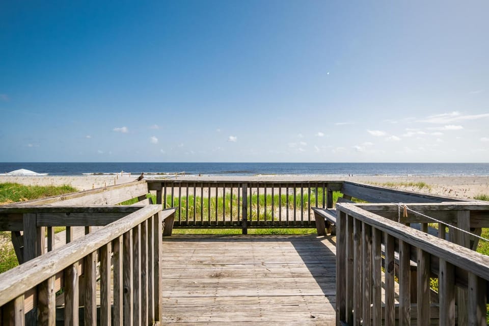 At Turtle Cottage by Oak Island Accommodations House in Oak Island