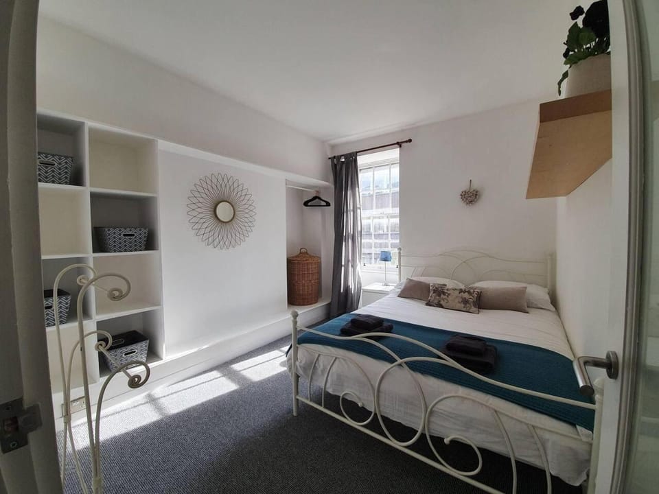Bed, Photo of the whole room, Bedroom, furniture