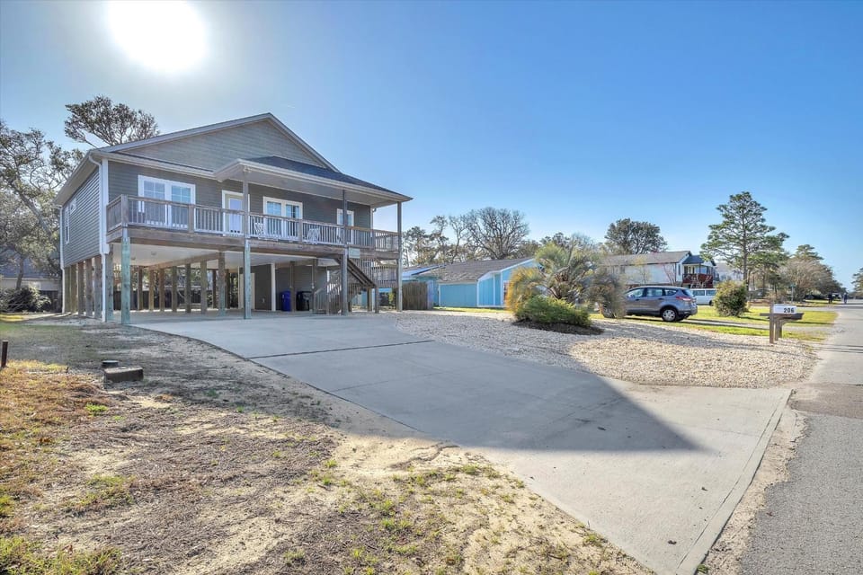 All Summer Long by Oak Island Accommodations House in Oak Island