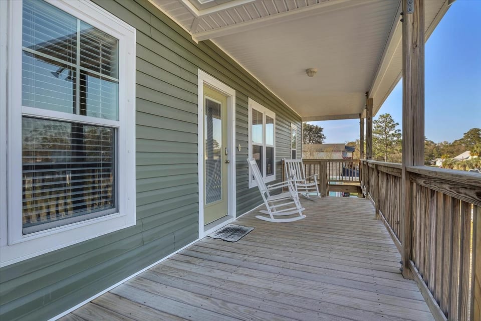 All Summer Long by Oak Island Accommodations House in Oak Island