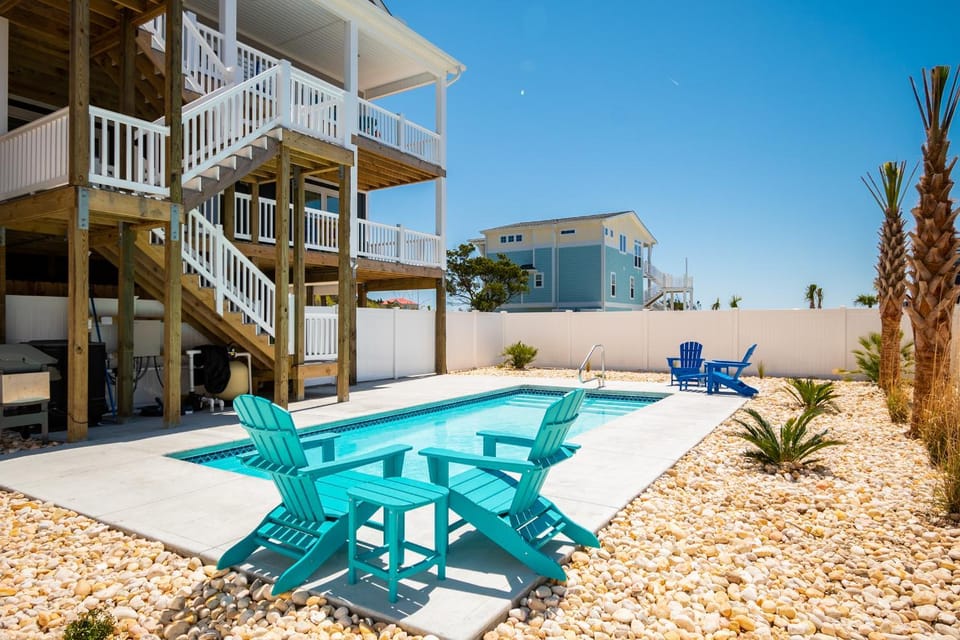 All Decked Out by Oak Island Accommodations House in Oak Island
