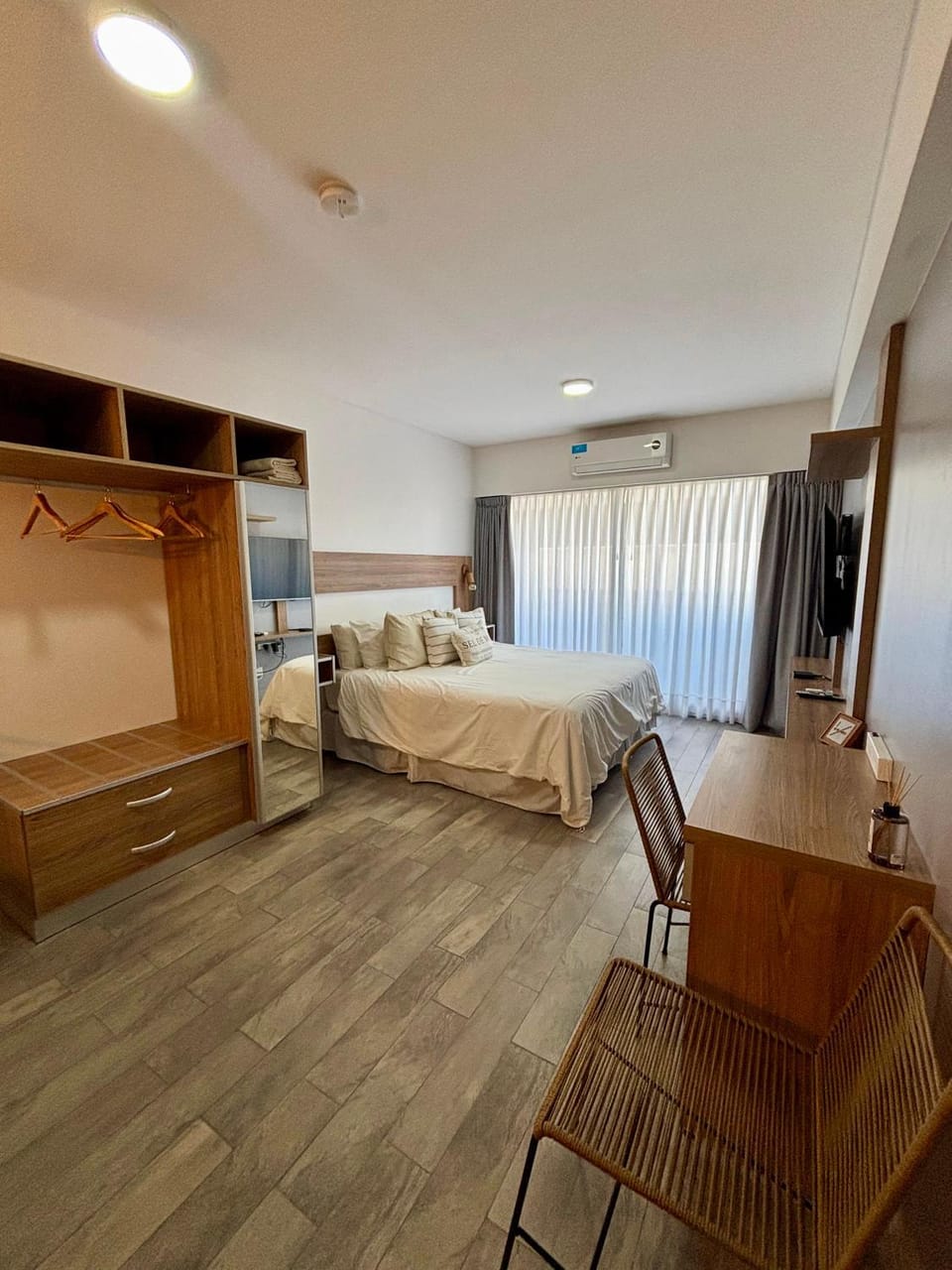 Bed, Photo of the whole room, Seating area, Bedroom, wardrobe