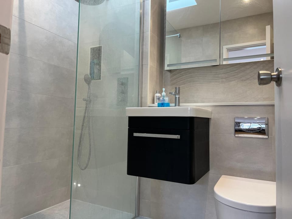 300m to Fitzwilliam museum 3 en-suites double bedroom Victoria house Villa in Cambridge