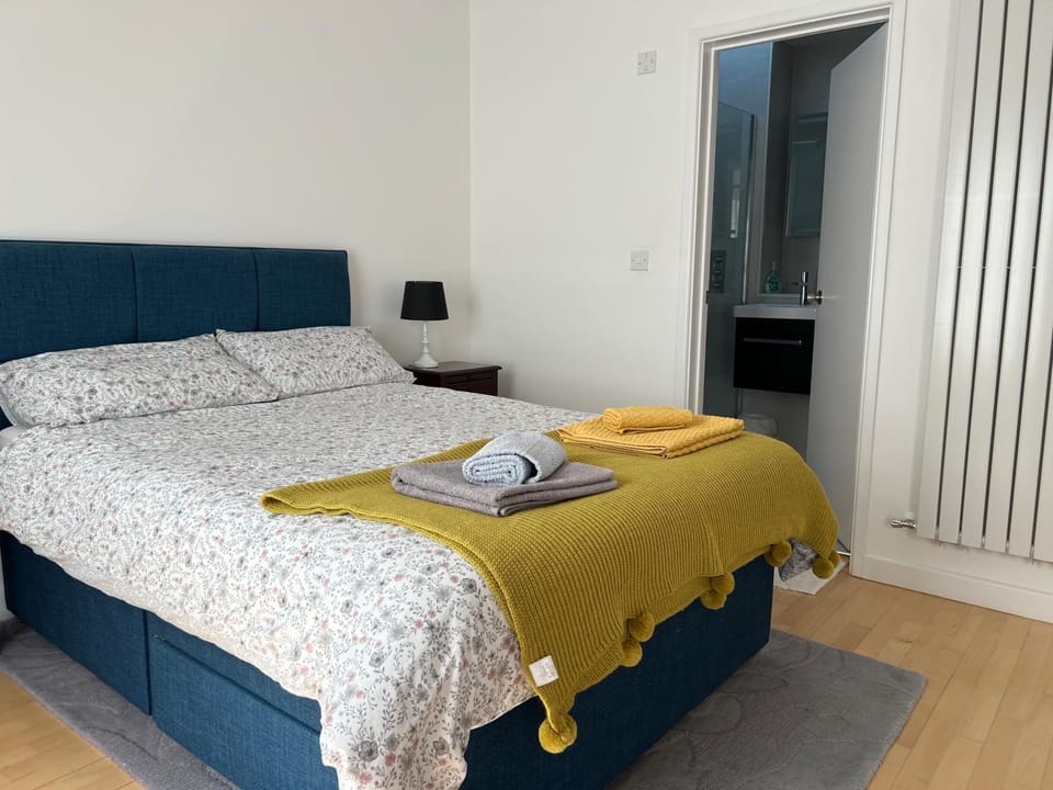 300m to Fitzwilliam museum 3 en-suites double bedroom Victoria house Villa in Cambridge