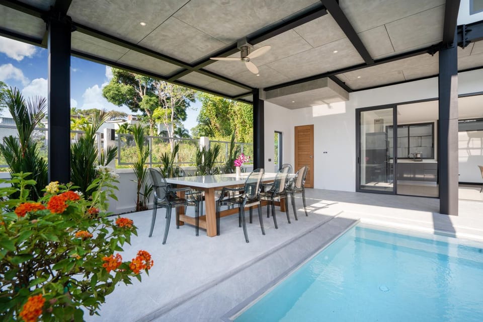 Patio, Balcony/Terrace, Dining area, Swimming pool