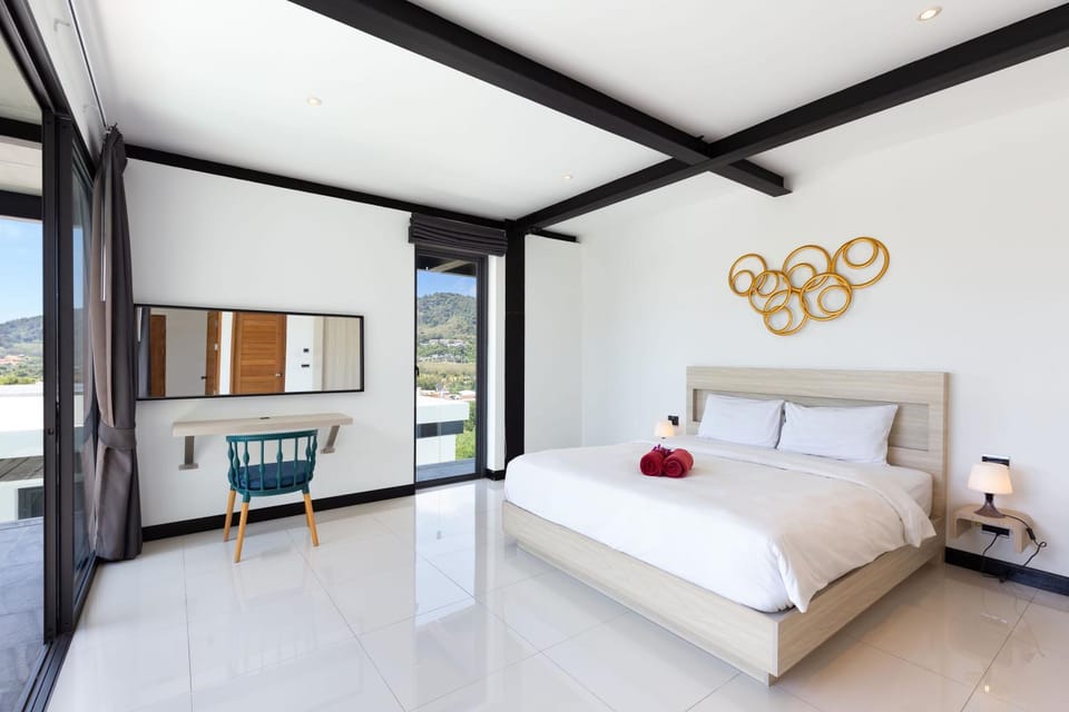 Bed, View (from property/room), Photo of the whole room, Seating area, Bedroom