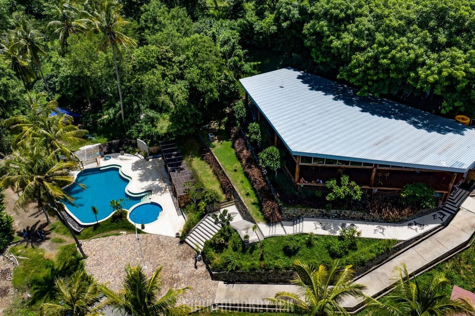 Bird's eye view, Pool view