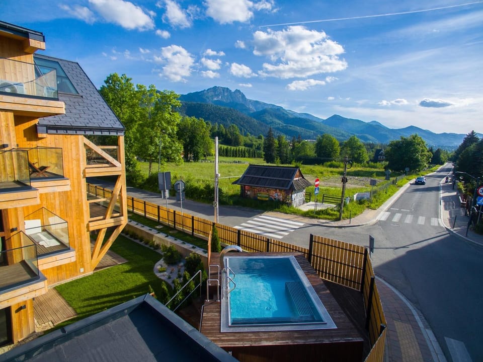 Hot Tub, Mountain view