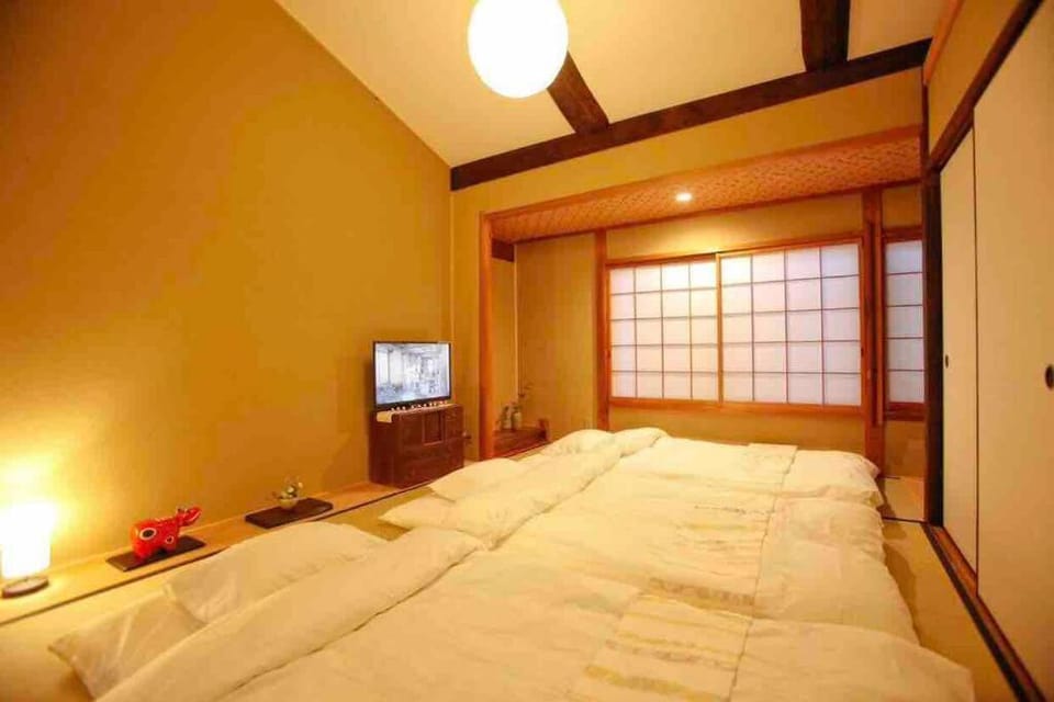 Nijo Castle, Kinkakuji.etc 西陣・京町家の宿「三石」 Villa in Kyoto