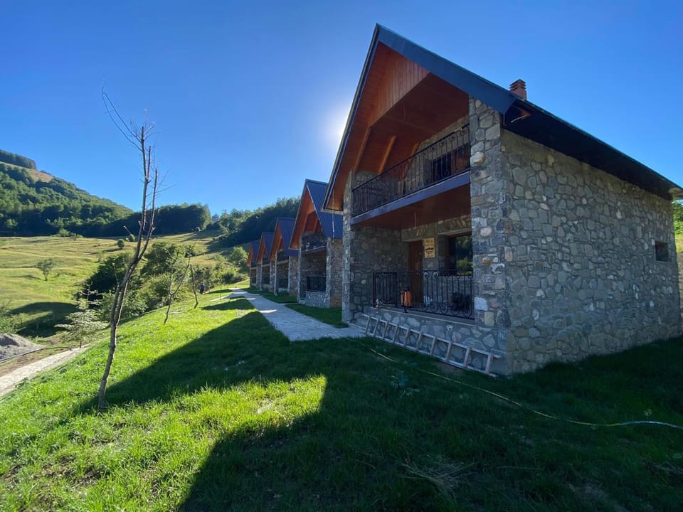 Property building, Day, Mountain view