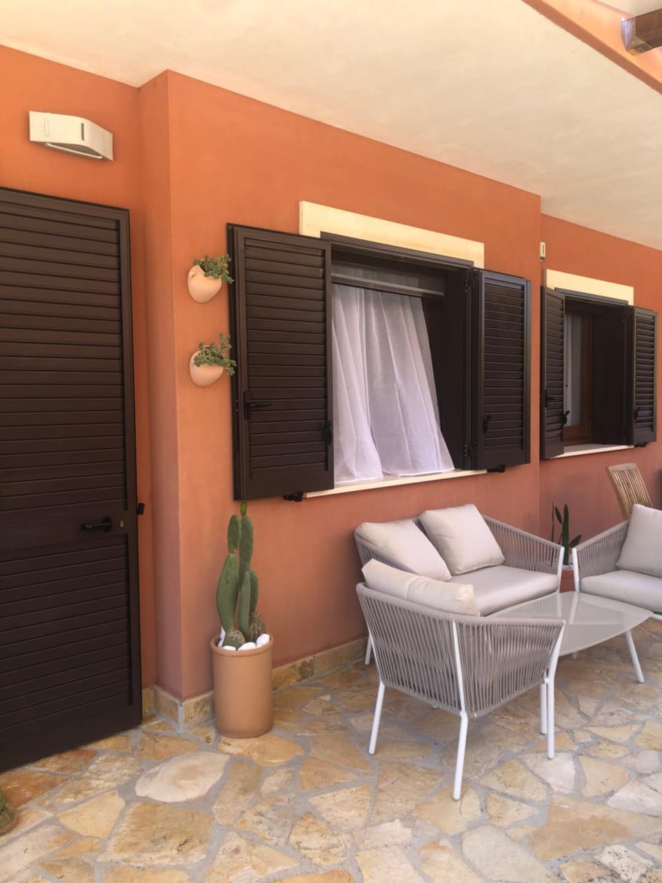 Patio, Facade/entrance, Garden, Garden, Garden view, Garden view