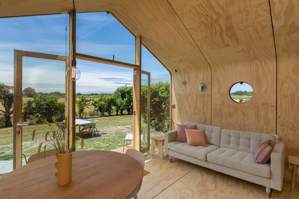 Welcome in - Wikkelhouse met grote tuin en 2 terrassen, Kon Emmaweg 6 Vrouwenpolder Apartment in Vrouwenpolder