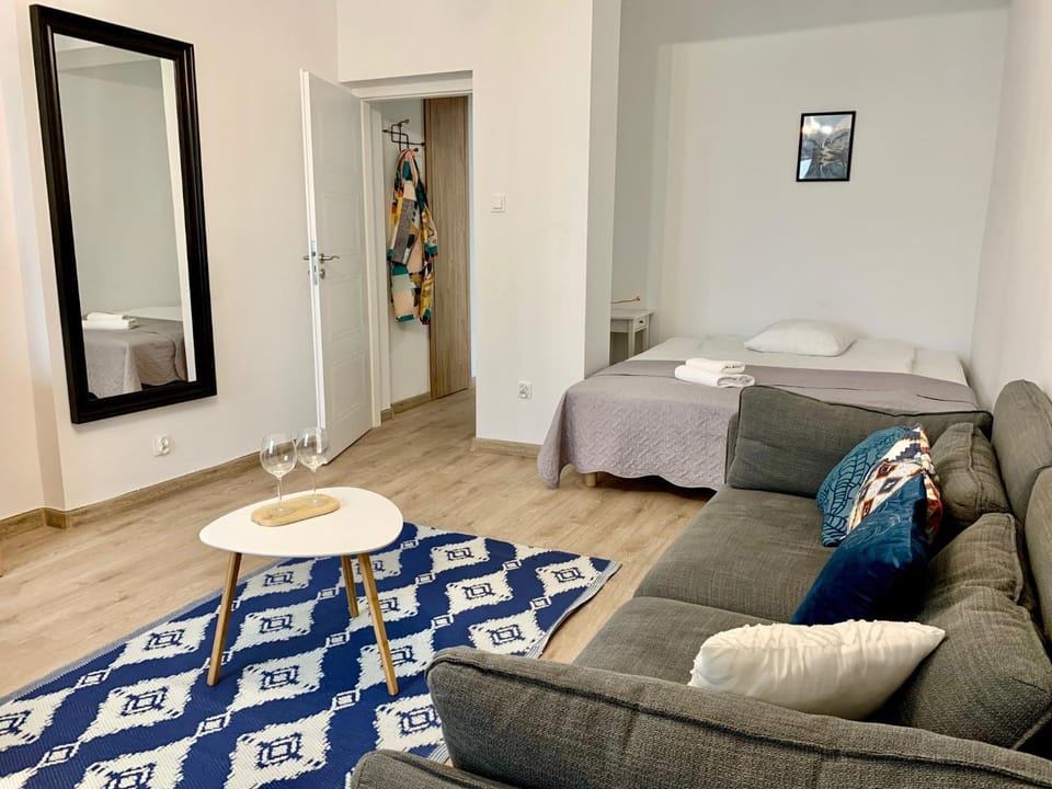 Bed, Photo of the whole room, Seating area, Bedroom