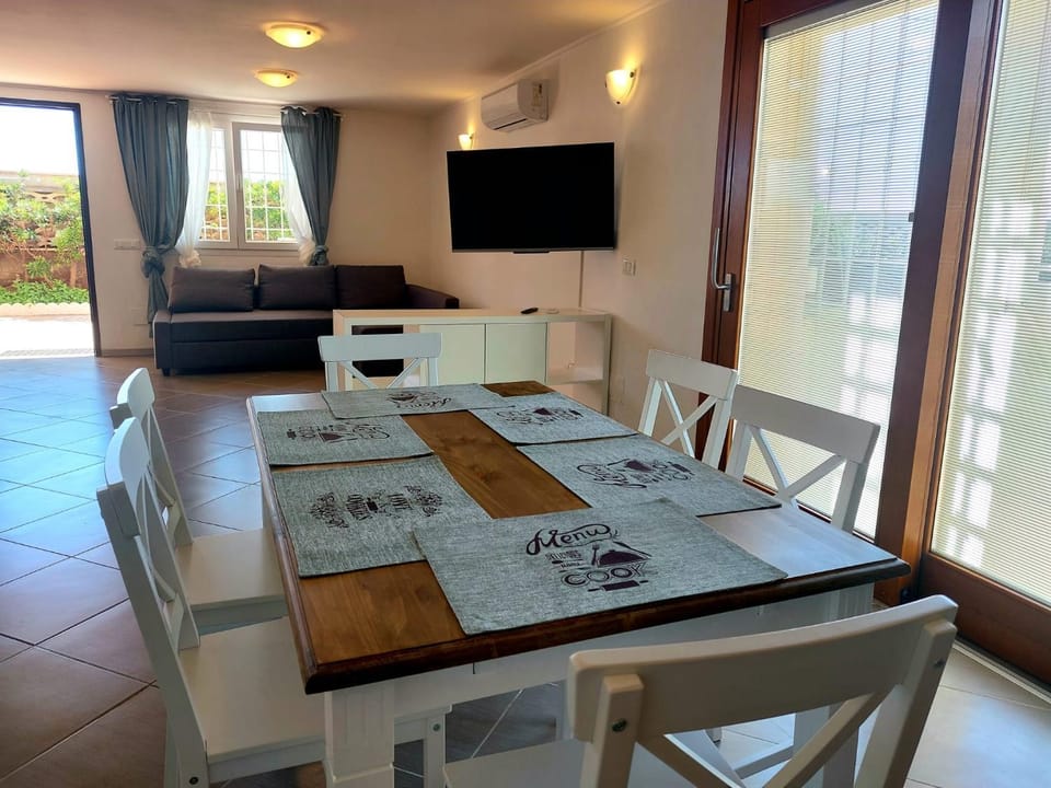 TV and multimedia, Dining area