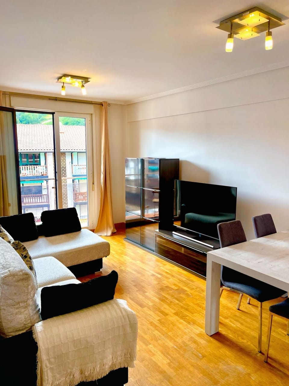 Communal lounge/ TV room