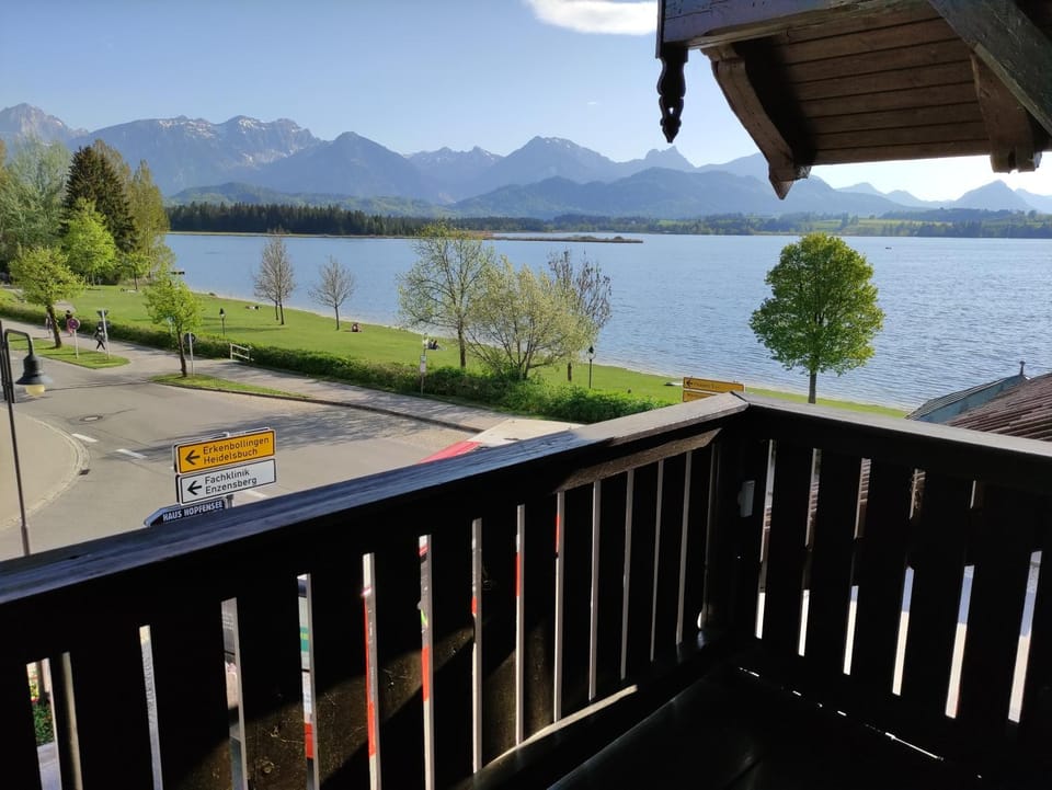 Day, Neighbourhood, Natural landscape, View (from property/room), Balcony/Terrace, Lake view, Mountain view