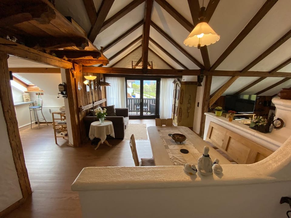 Living room, Photo of the whole room, Seating area, Dining area