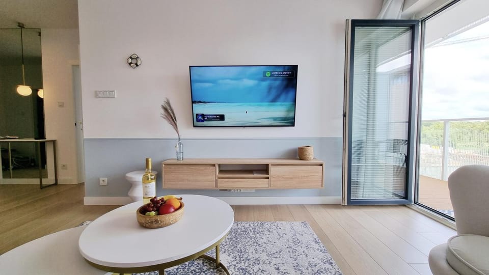 Communal lounge/ TV room, TV and multimedia