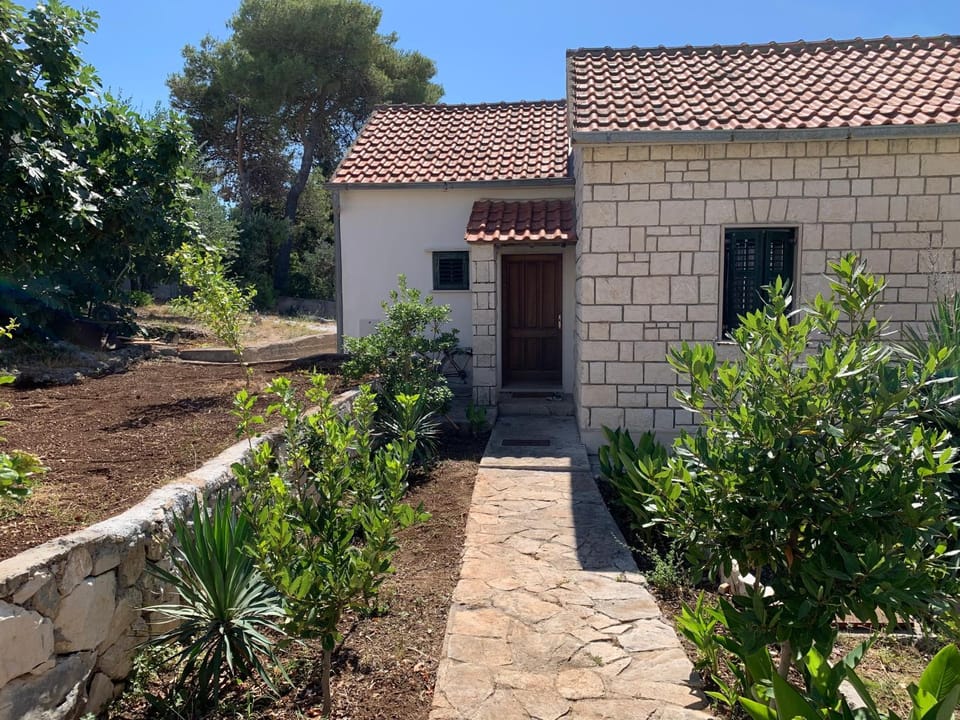 Patio, Facade/entrance