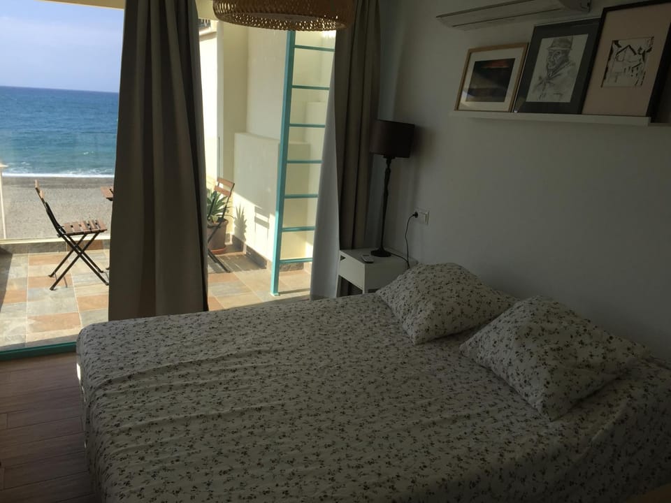 Precioso alojamiento en primera línea de playa Apartment in Axarquía