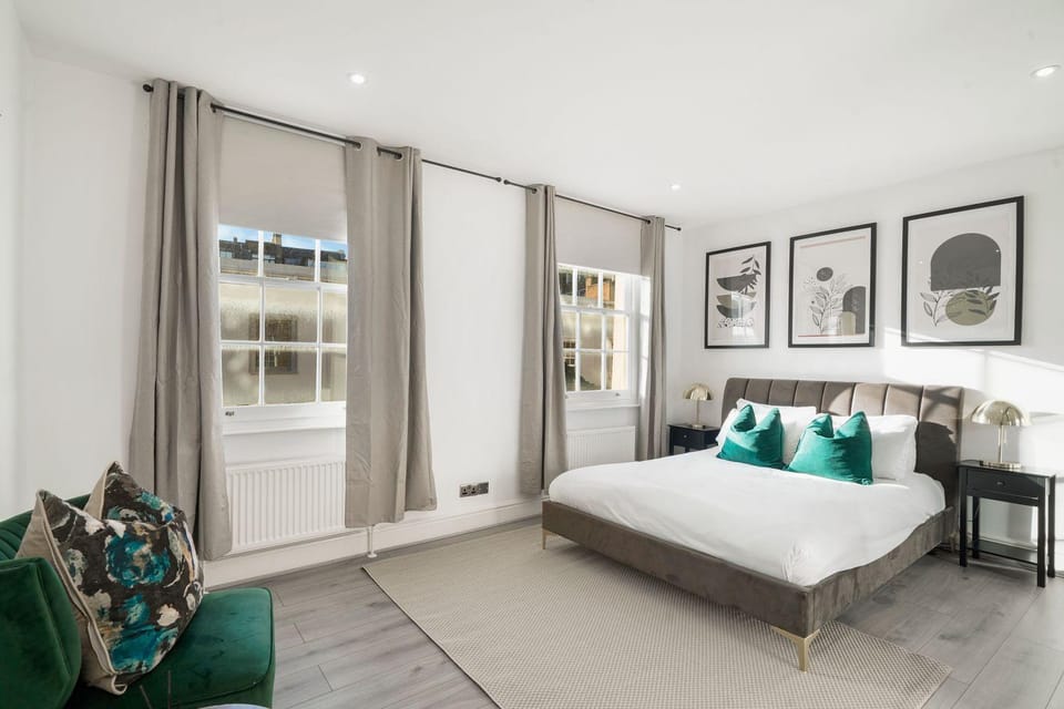 Bed, Photo of the whole room