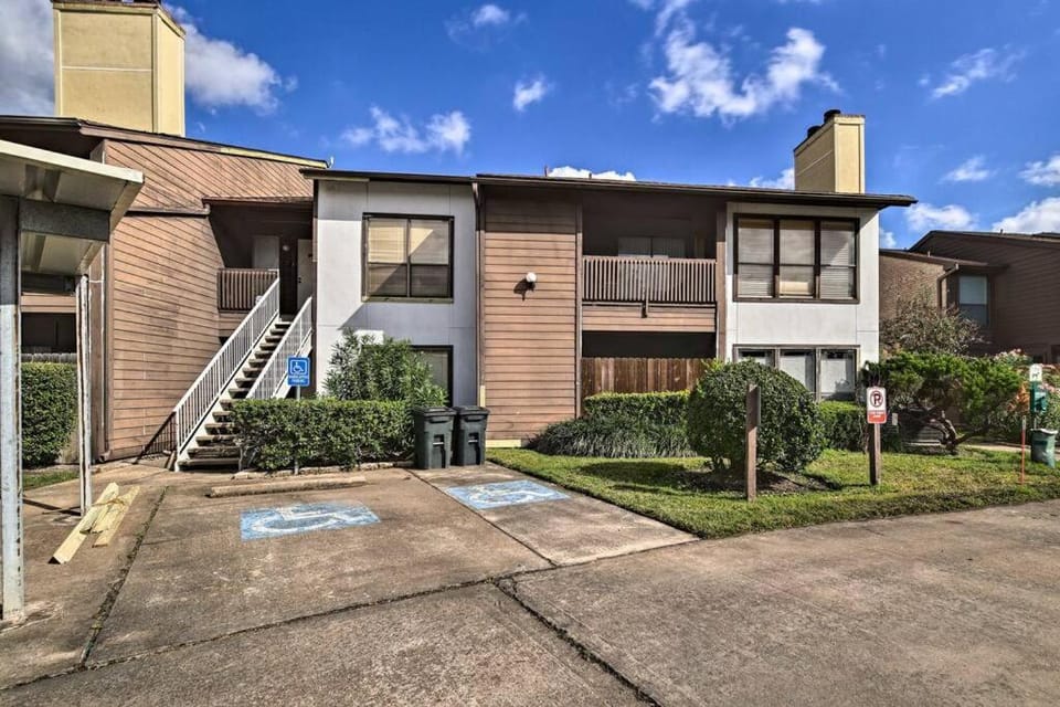 NRG-FIFA STADIUM 2 BLOCKS 2B-2B All Inclusive Apartment in Houston