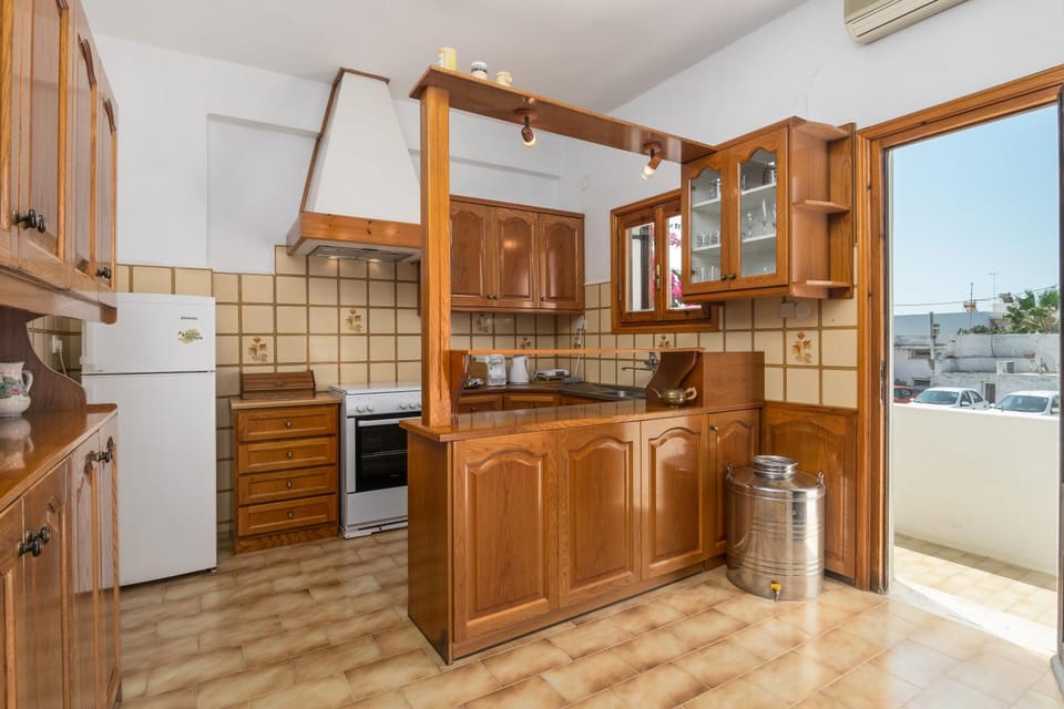 Kitchen or kitchenette, oven, stove