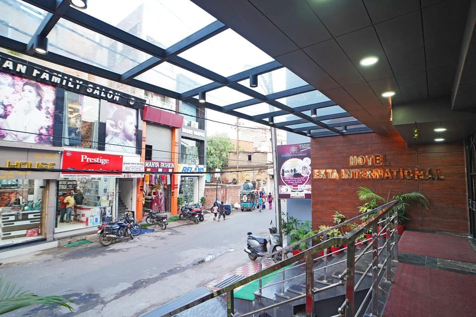 Property building, Day, City view, Street view, Location