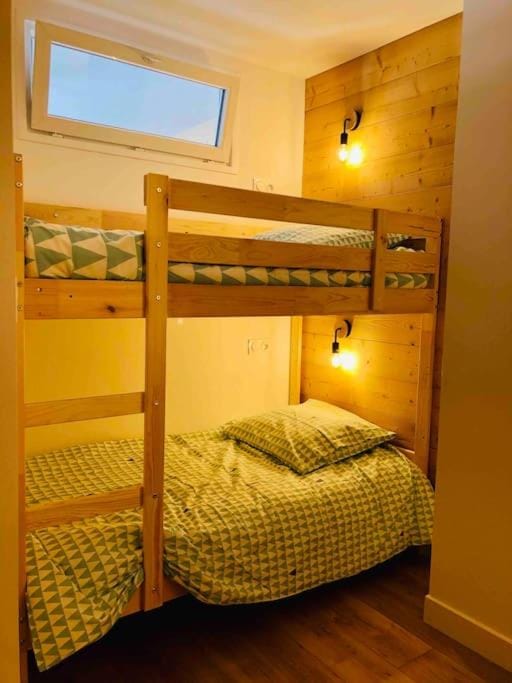 bunk bed