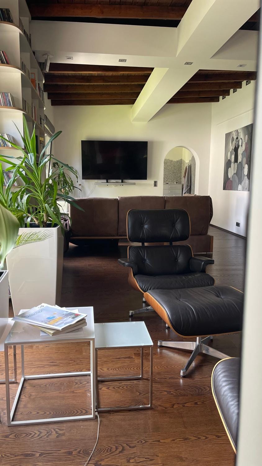 Communal lounge/ TV room, TV and multimedia, Living room, Seating area, Evening entertainment