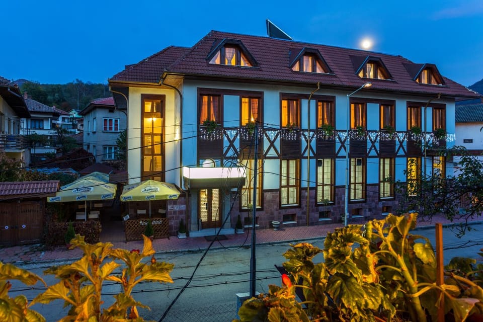 Facade/entrance