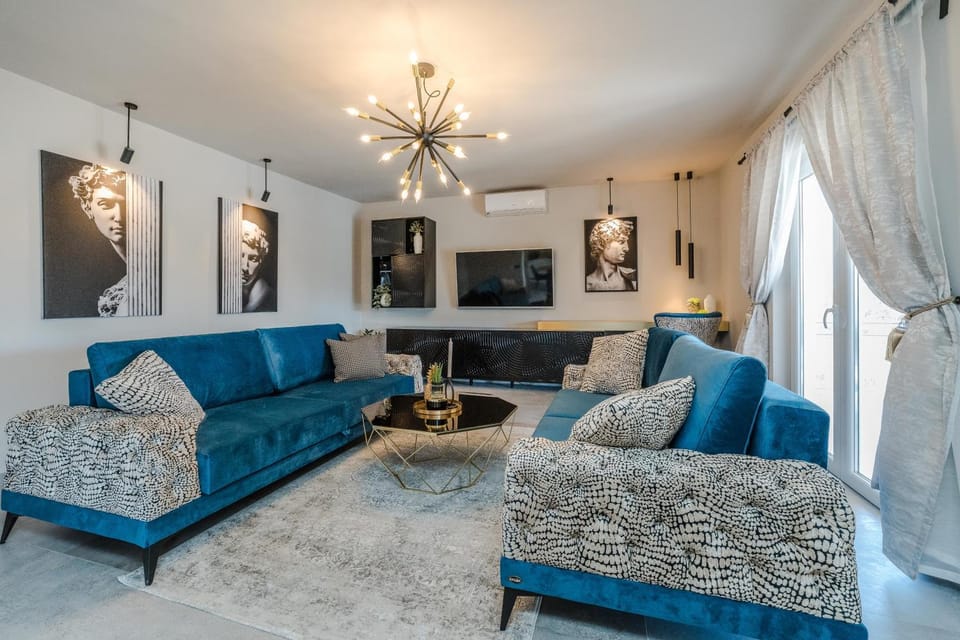 TV and multimedia, Living room, Seating area