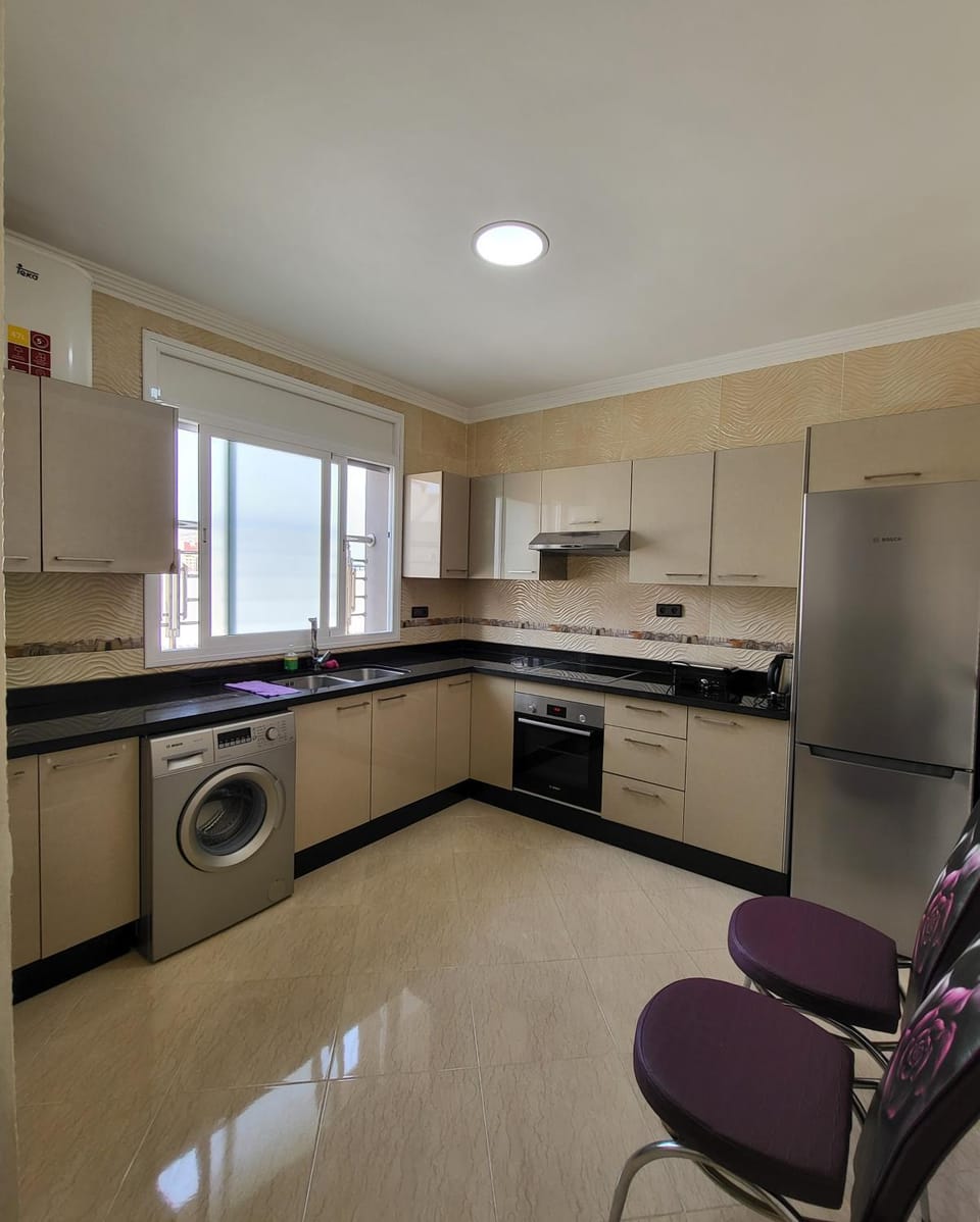 Kitchen or kitchenette, pet friendly, stove, washing machine, dryer