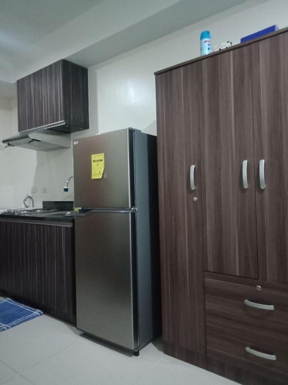 Kitchen or kitchenette, oven, wardrobe